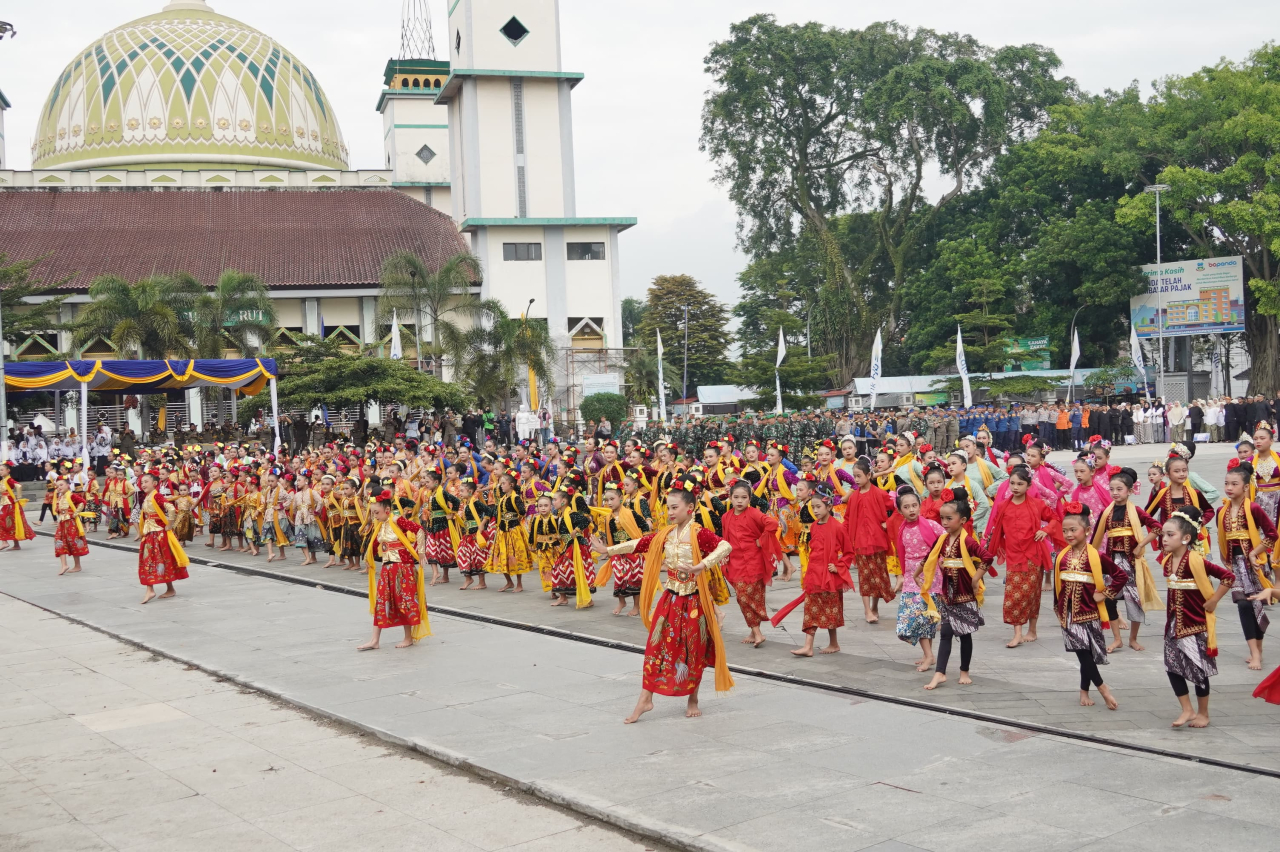Garut Rayakan HJG ke-213 Bertema "Gumiwang Tanjeur Dangiang", Bupati Ajak Warga Bersatu Bangun Daerah