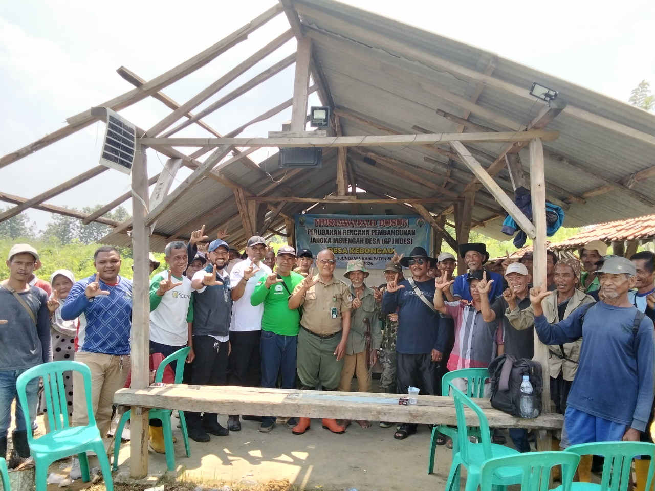 LMDH Keboncau Tanam Ribuan Bibit Produktif di Hutan Targetkan Ketahanan Pangan dan Ekonomi Desa