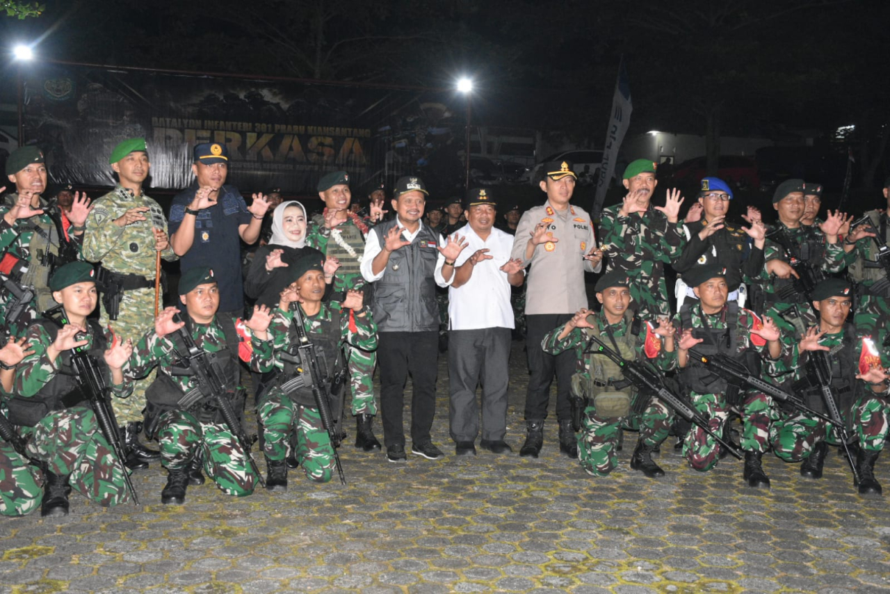 Bupati Dony Sambut 424 Prajurit Yonif 301 Kembali dari Tugas Pengamanan Freeport