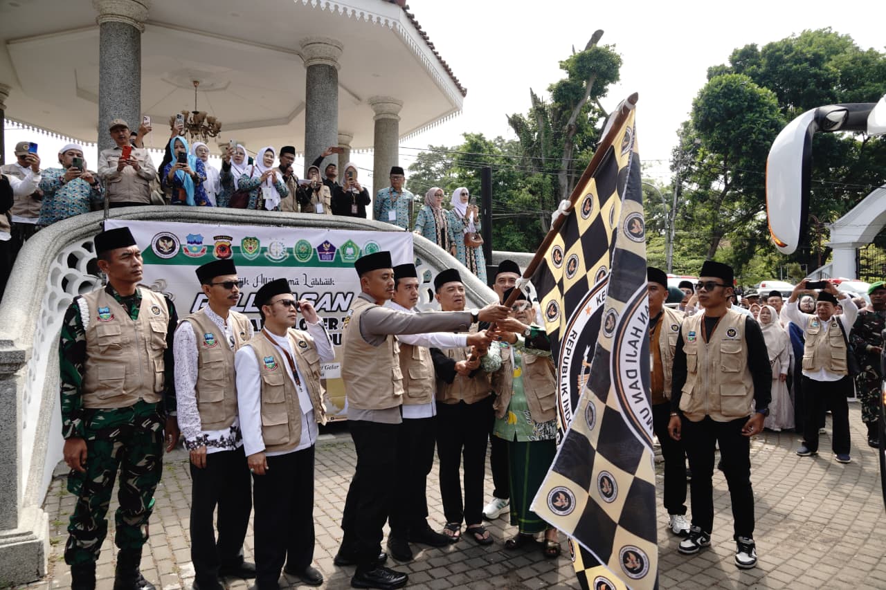 174 Jemaah Haji Kloter 22 Asal Garut Diberangkatkan, Bupati Minta Fokus Ibadah dan Jaga Kesehatan