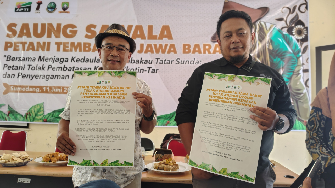 Petani Tembakau Jawa Barat Tegas Tolak Pembatasan Kadar Nikotin dan Kemasan Rokok Polos