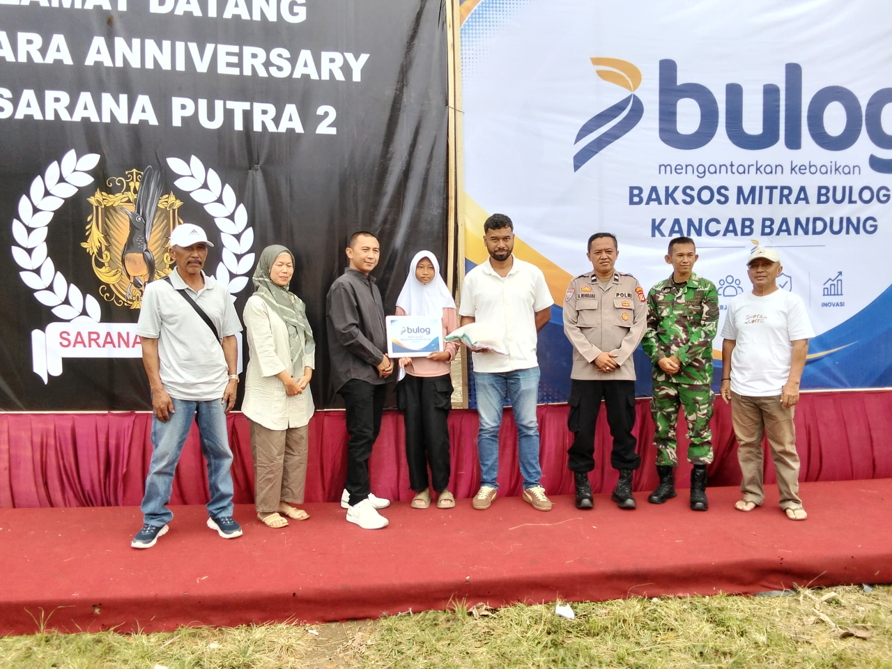CV Sarana Putra 2 Bagikan 1,1 Ton Beras untuk Warga Buahdua