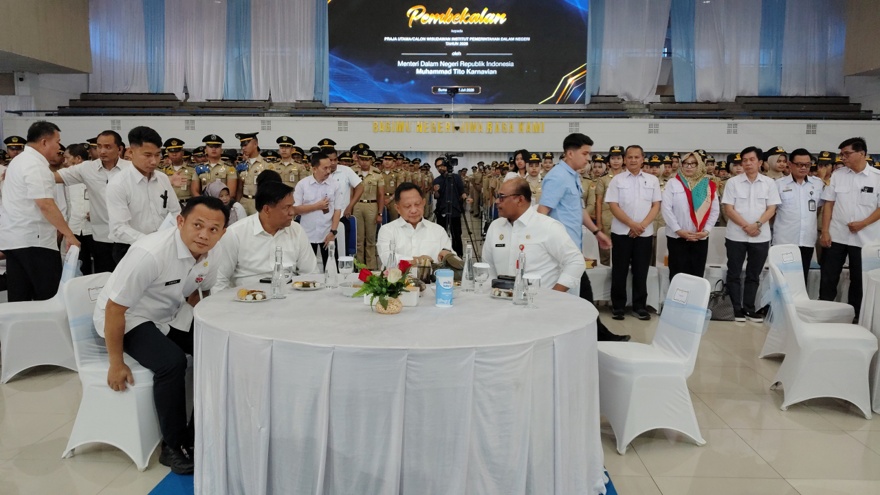 Bakar Semangat 1.062 Calon Wisudawan IPDN, Mendagri Tito Karnavian Pesan 5 Kemampuan Dasar ASN Modern
